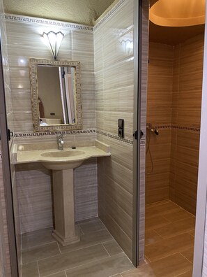 Towels, toilet paper - Sunny place apartments  (Taouz)
