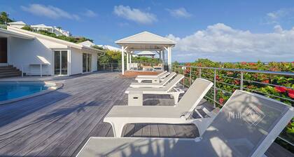 Beautiful 4 Bed-rooms Villa at Orient Beach