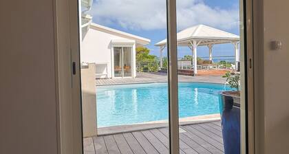 Beautiful 4 Bed-rooms Villa at Orient Beach