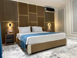 Deluxe Double Room | Egyptian cotton sheets, premium bedding, Select Comfort beds