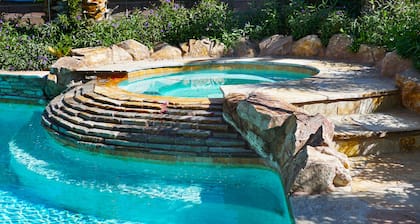 6x3 LUX VILLA w/ Heated Pool+Spa + Outdoor Kitchen + Outdoor Bar + Pond+++