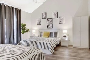 6 bedrooms, in-room safe, desk, iron/ironing board