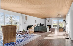 TV, fireplace - Cozy home in Sydals with sauna (Sydals)