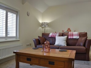 TV - Forget-Me-Not Cottage (Pickering)