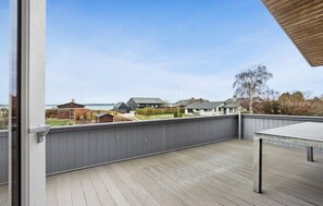 Outdoor dining - Stunning home in Broager (Broager)