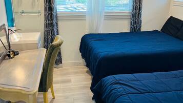 1 slaapkamer, een bureau, een strijkplank/strijkijzer, gratis wifi