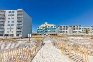 Exterior - COZY CONDO ~ Steps away from the beach! Perfect for families and groups! (Gulf Shores)