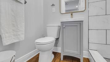 Comfort Studio | Bathroom