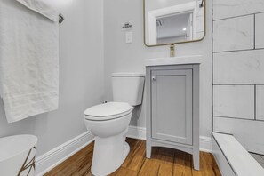 Comfort Studio | Bathroom
