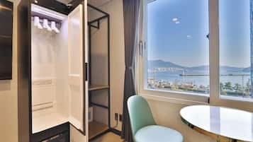 Superior Twin Room | Hypo-allergenic bedding, down comforters, individually decorated, desk