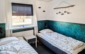 5 bedrooms, travel cot, free WiFi