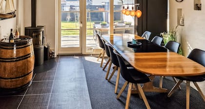 Lovely home in Hvide Sande with WiFi