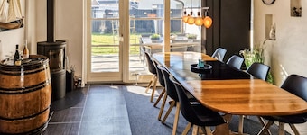 Lovely home in Hvide Sande with WiFi