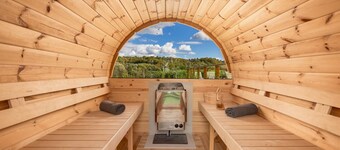 Amazing home in Petrinja with Wi-Fi