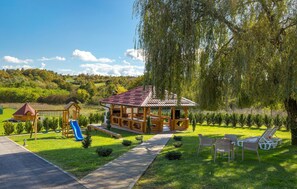 Children's area - Amazing home in Petrinja with Wi-Fi (Petrinja)