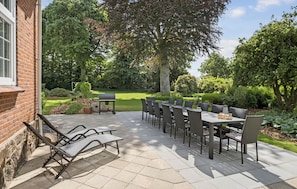 Outdoor dining - Amazing home in Skærbæk with kitchen (Skærbæk)