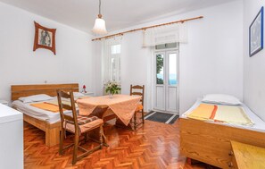 2 bedrooms, free WiFi, bed sheets