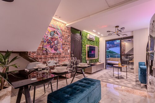 Medellin Trendy Influencer ArtPop Colors Apartment Unique in the area