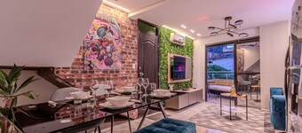 Medellin Trendy Influencer ArtPop Colors Apartment Unique in the area
