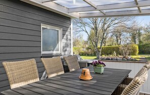 Outdoor dining - 2 bedroom stunning home in Jægerspris (Jægerspris)