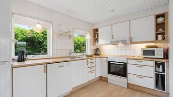 Kühlschrank, Herdplatte, Geschirrspüler