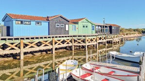 Marina - Amazing home in Médis with WiFi (Médis)
