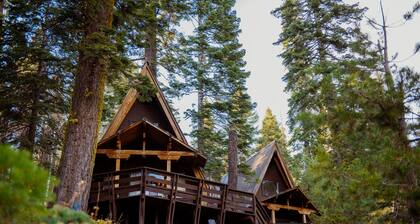 Cozy Tahoe Escape – Minutes from Sierra-at-Tahoe & Game Room Fun