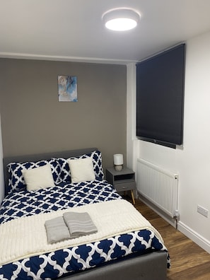 2 slaapkamers, een strijkplank/strijkijzer, gratis wifi, beddengoed