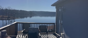 Cozy studio condo on Lake Hamilton, petfriendly!