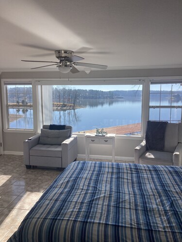 Cozy studio condo on Lake Hamilton, petfriendly!
