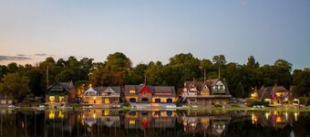 Brewerytown Balcony Retreat 2BR Haven