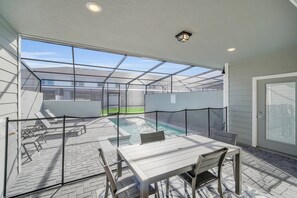 A heated pool - Windsor Island Dream | 5BR, Themed Rooms, Private Pool (Davenport)