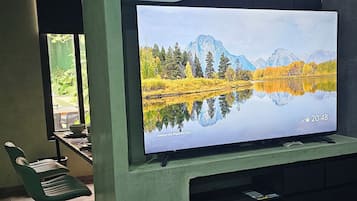 Tradisjonelt studio, 1 kingsize-seng | Wi-fi (inkludert)