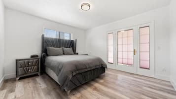 3 bedrooms, iron/ironing board, WiFi, bed sheets