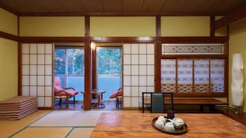 传统客房, 吸烟房, 公共浴室 | 1 多间卧室、办公桌、免费 WiFi
