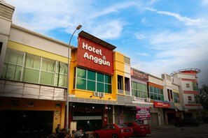Exterior - Anggun Hotel (Bota)