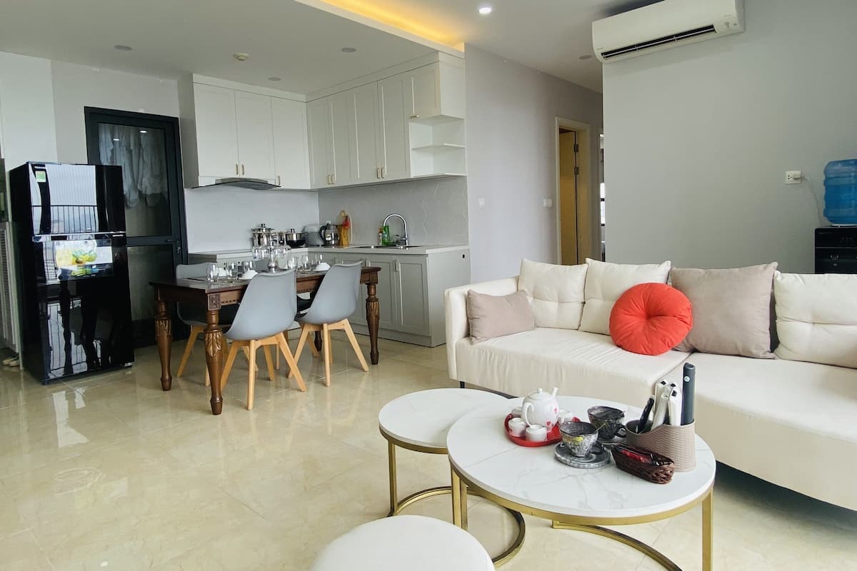Apartamento Deluxe, 3 habitaciones, vistas a la ciudad | 3 dormitorios, caja fuerte, escritorio y cortinas opacas