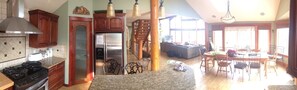 Fridge, microwave, oven, stovetop - LAKE VIEW Mountain house w/ HOT TUB
 (Invermere)