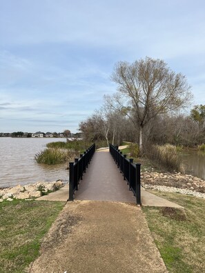 Property grounds - Elegant Urban Getaway (Sugar land)