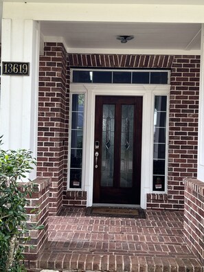 Exterior detail - Elegant Urban Getaway (Sugar land)