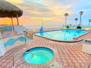 Outdoor pool, a heated pool - Prime Location✹Beachfront✹Luxury Studio✹Ocean View Balcony✹Pool✹Hottub✹Tiki Bar (Daytona Beach)