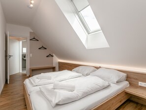 4 bedrooms, internet - Very spacious apartment in ski and hike region (Möderbrugg)