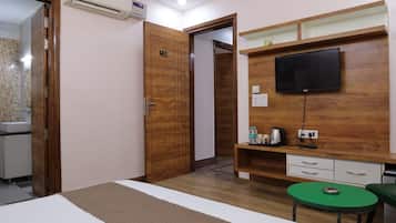 1 bedroom, desk, rollaway beds, free WiFi