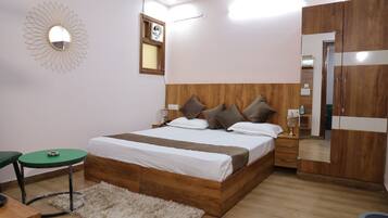 Desk, rollaway beds, free WiFi, bed sheets