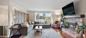 The Spot | Chill South Hill Vibes + Pool Table