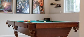 Spacious Spokane retreat—5BR, sleeps 10, with fireplace, deck BBQ & pool table.