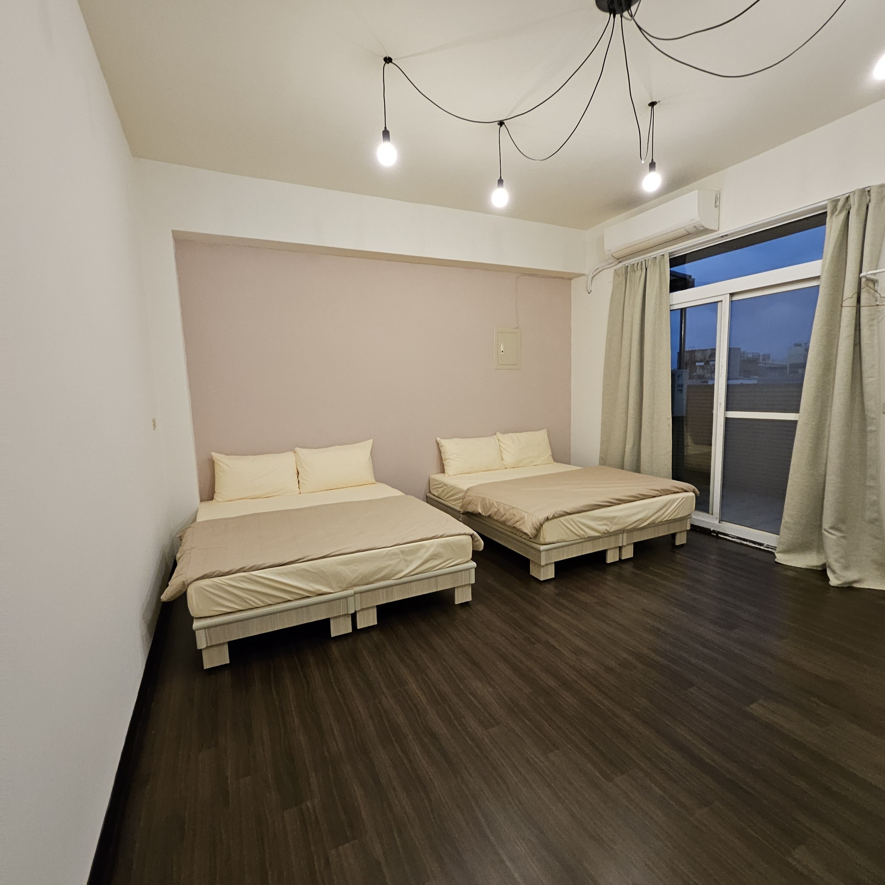 5 間睡房、Wi-Fi、床單