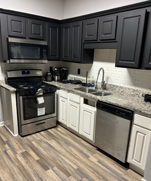 Private kitchen - Luis Vuitton Versace  Jacuzzi DancePole pool table (College Park)