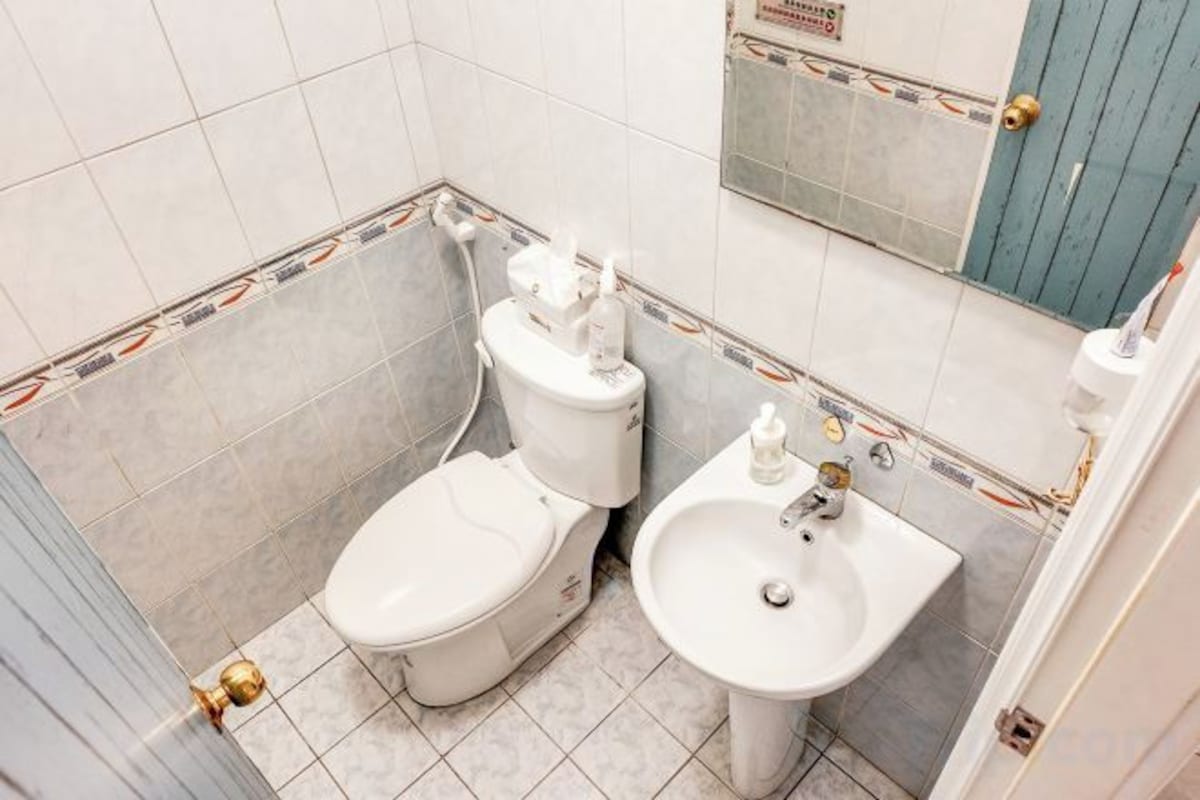 Standard Queen Room
