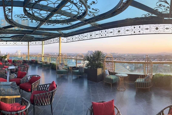 Coffre-fort, bureau, fer et planche à repasser, accès au Wi-Fi (inclus)